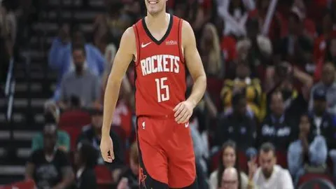 广厦击败北京保持主场15连胜，博班首秀得分不高