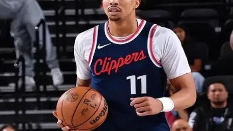 澳美运动员荣获单板滑雪U型场地技巧赛金牌